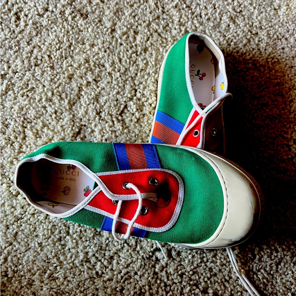 NIB GUCCI Kids Size 35.5Sneakers Shoes color , green  Size 35.5 GG Authentic